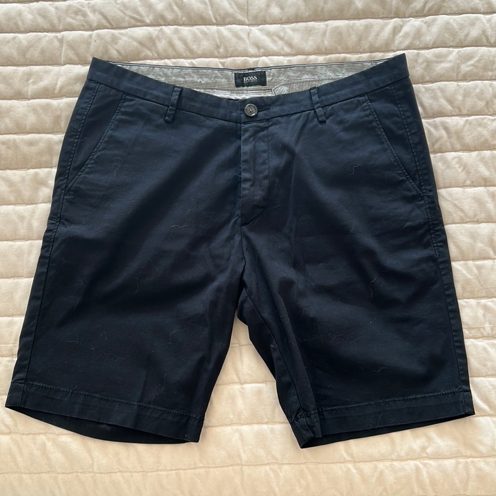 HUGO BOSS || Navy Shorts